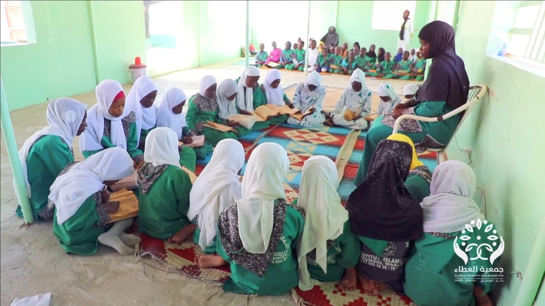 قصة نجاح الطالبة مريم التى أتمت حفظ كتاب الله تعالى